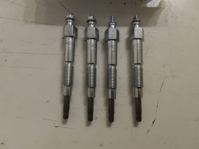 Diesel Engine Glow Plugs.
