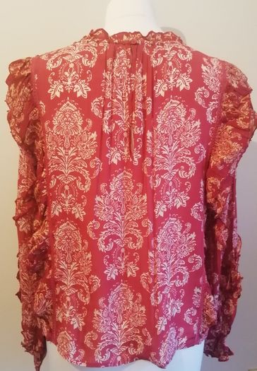 Beautiful Ladies Top Blouse From Thropologie New With Tags