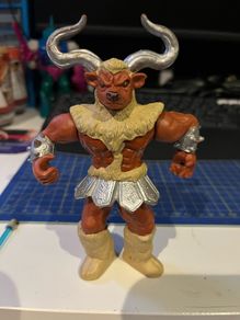 Mighty Morphin Power Rangers 1994 Bandai Slash and Block Minotaur Action Figure