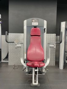 Chest fly machine