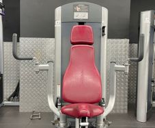 Chest fly machine