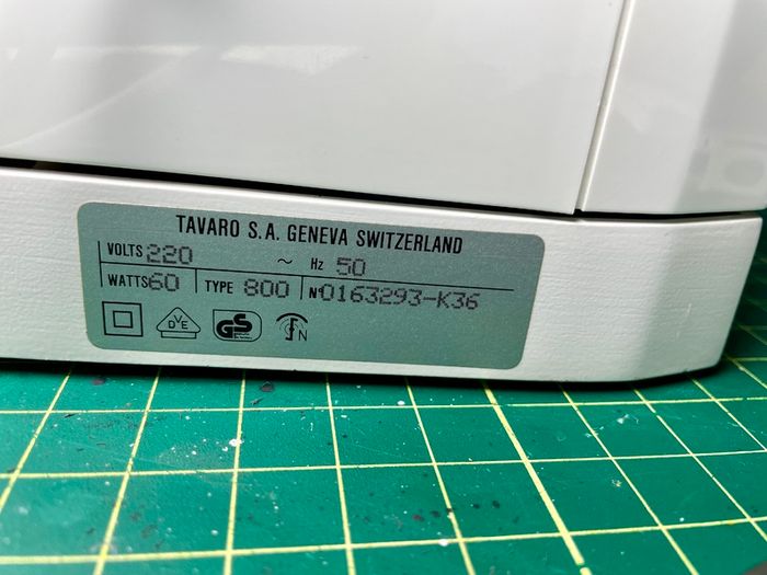 ELNA Diva 8000 Sewing machine - Serviced - Excellent condition - Swiss manufactured quality machine