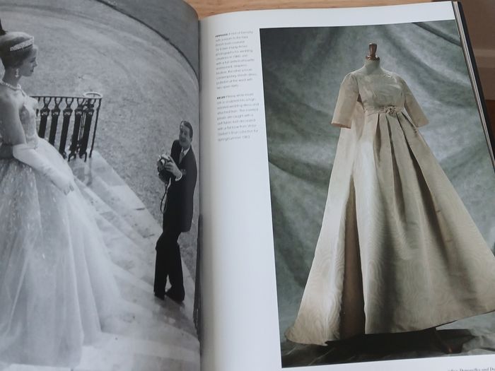 Vintage Weddings One Hundred Years of Bridal Fashion and Style Marnie Fogg Hardback