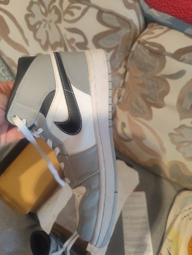 Air Jordan 1 Mid UK 5.5 EUR39