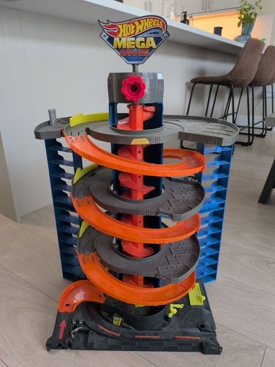 Hot Wheels Garage
