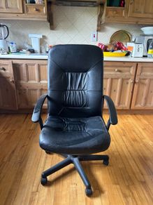 Free spin office chair