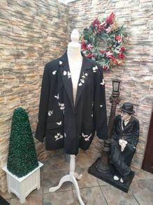 Plus size Black Blazer with embroidered butterfly floral detail uk26