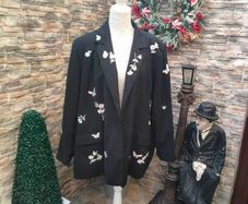 Plus size Black Blazer with embroidered butterfly floral detail uk26