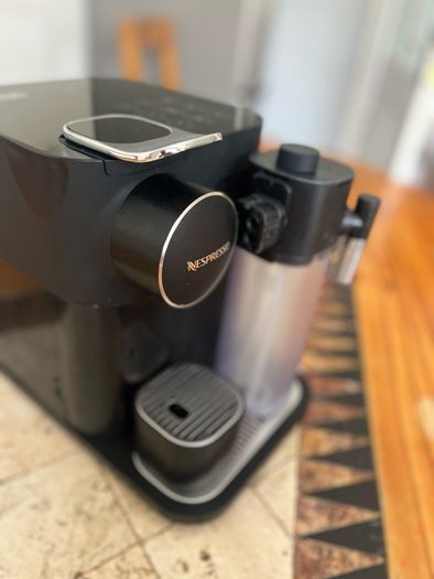 Nespresso Gran Lattissima Coffee Machine