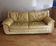 Free Sofa to take away