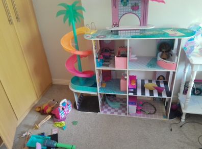 Lol doll house and babg of lols