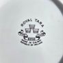 set of porcelain dishes Image 3