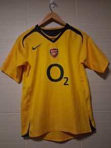 Arsenal Jersey. Official Nike Arsenal Away Jersey From Season 2005 / 2006. Authentic Original From The Time.  Not A Modern Day Remake.