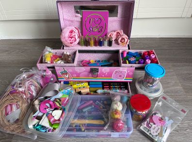 Arts & Craft Supplies