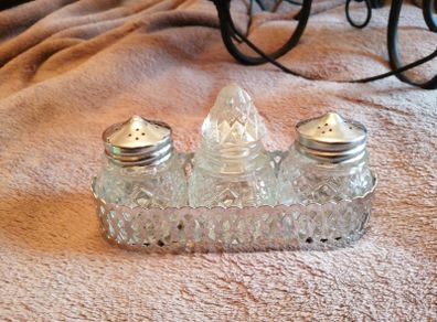 salt & pepper