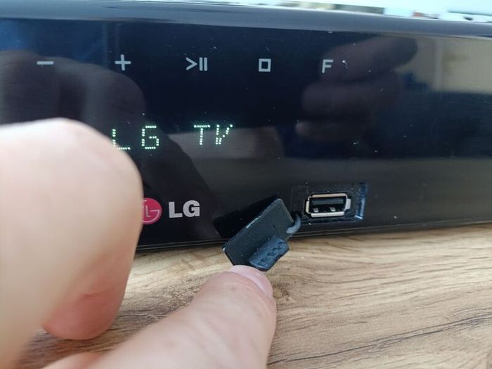 LG NB3530A Sound Bar Bluetooth Home Theater Speaker