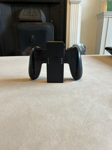 Nintendo Switch Plus 4 Games and Case.