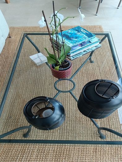 glass coffee table  122cm l x 80 w