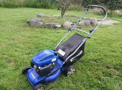 Hyundai Self drive Lawnmower