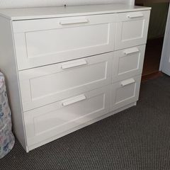 White chest of drawers