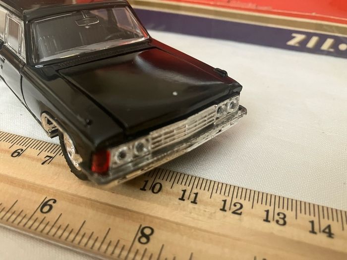 ZIL 117. Russian limousine. 1:43, boxed. Near mint condition. Rare.