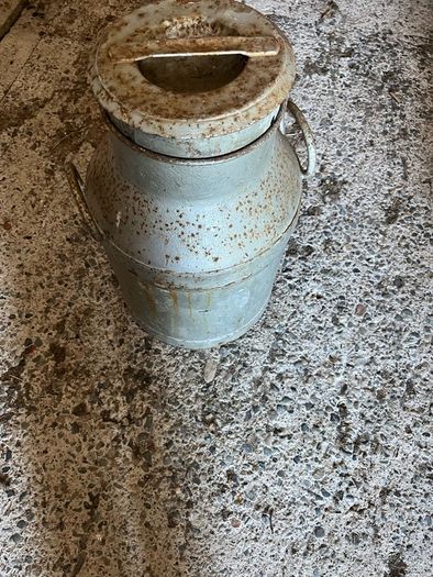 Metal milk churn