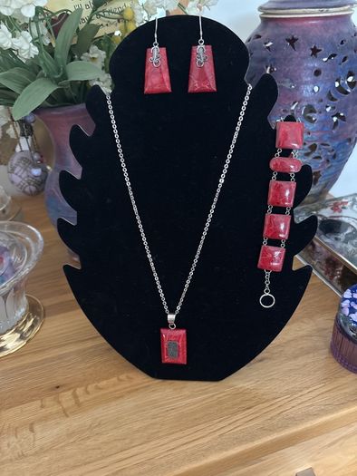 925 Silver Hallmarked Red Coral Pendant, Earrings and Bracelet Set