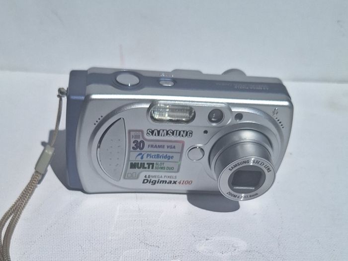 Samsung Digimax 4100 digital camera