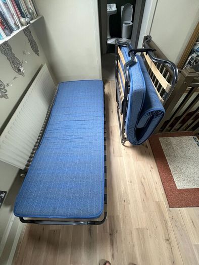 2 x fold-up single beds