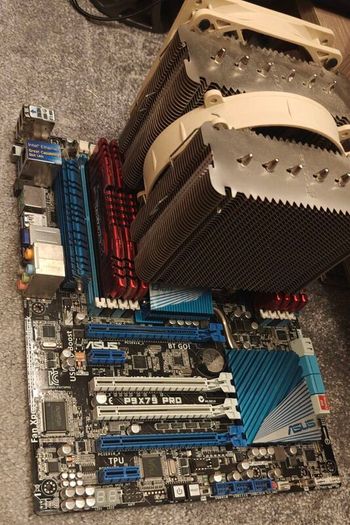 ASUS Mobo with Intel i7 32gb Ram and cooler