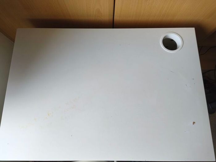 desk table