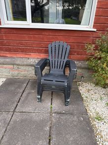 4 chairs for free