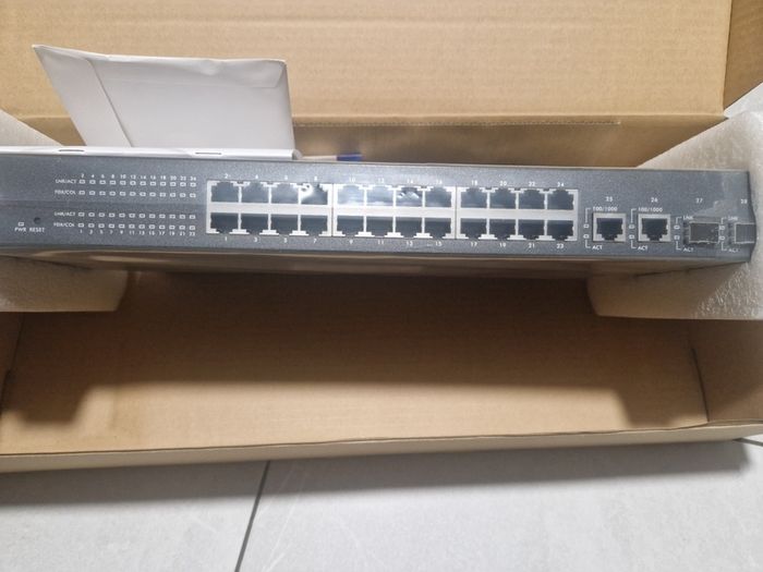 Zyxel ES-1528