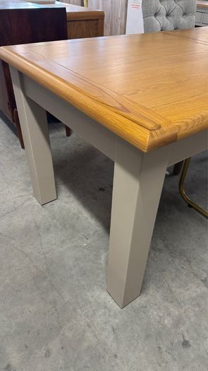 Extending Oak Farmhouse Dining Table Ex Display Like New