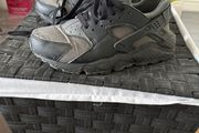 huarache runners boys size 5.5