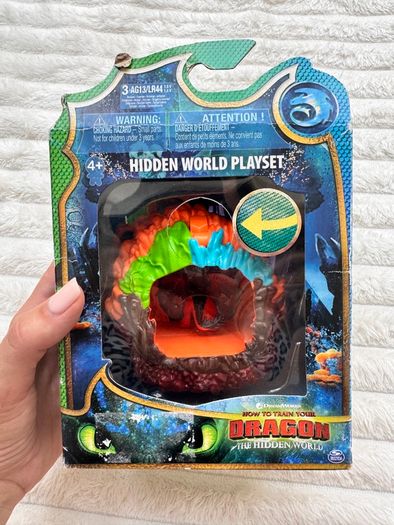 How To Train Your Dragon The Hidden World HookFang Playset Damaged Opened Box Please see photos