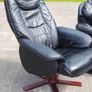 Leather couch and 2 chairs Image 3