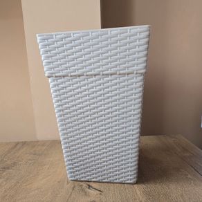 Plastic planter