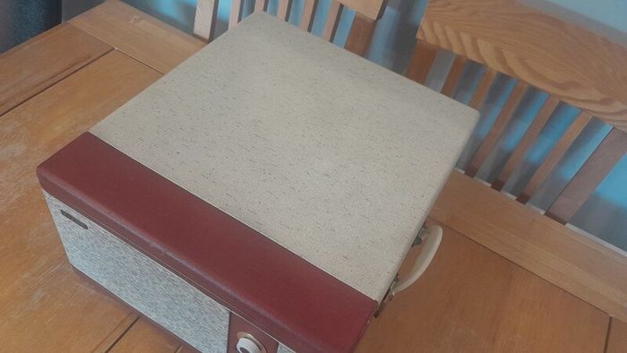 Rare 1957 Vintage Pilot Encore RC126, portable suitcase, record player. Excellent Vintage Condition. BSR 4 speed Turntable. Plays 33/3 and 45 RPM, 16's and 78's