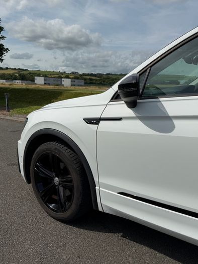 2019 Volkswagen Tiguan R-Line - Black Edition - Panoramic Sunroof