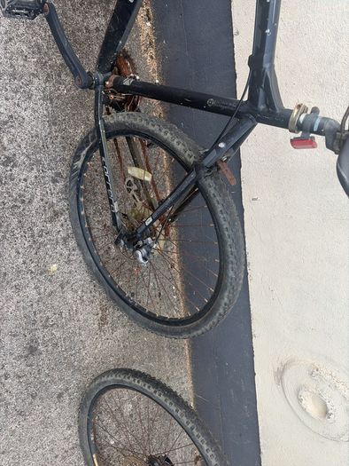 2 carrera vengeance bikes