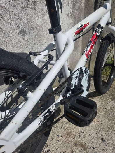 Apollo force 18 white BMX kids bike