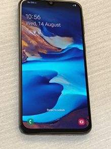 Samsung Galaxy A40 64GB Dual SIM Black Network unlocked Android Smartphone.