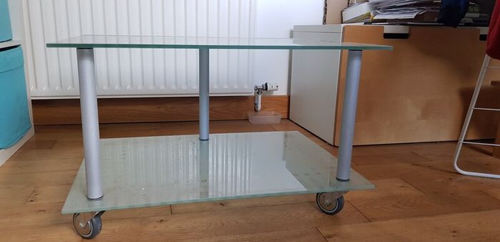 tv table / side table with 3 rollers