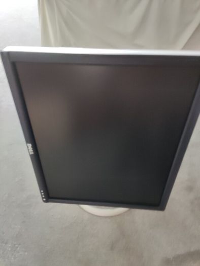 Dell Ultrasharp 19" Hd Lcd 1901fp + Dell 17" Lcd E171fp