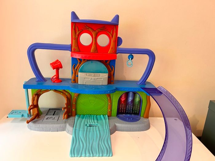 PJ mask base