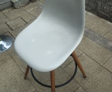 Bar stools/ Earnes style