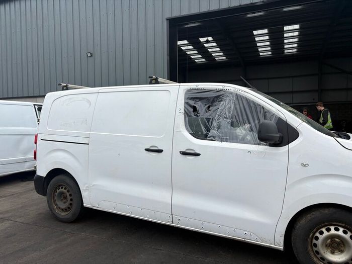 For Breaking 2021 Vauxhall Vivaro 1.5 Diesel