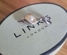 Genuine Links of London Sterling Silver Pearl Seashell Charm