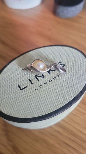 Genuine Links of London Sterling Silver Pearl Seashell Charm